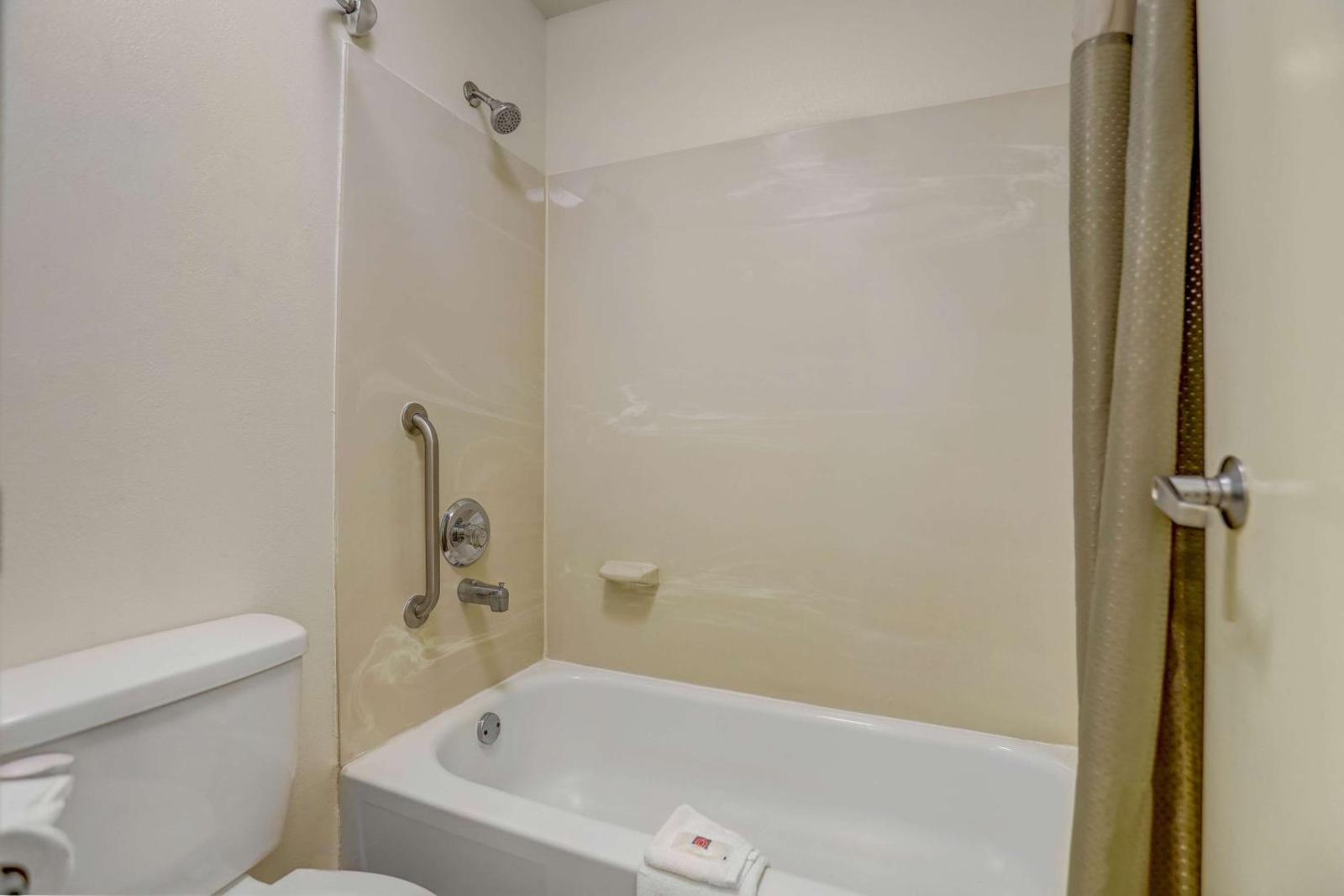 Motel 6-Raleigh, NC - North