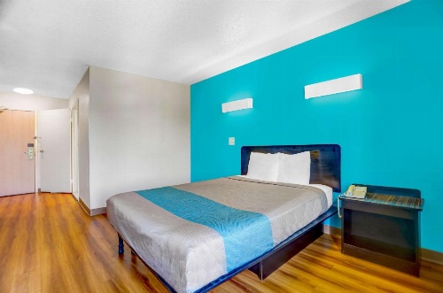 Motel 6-Raleigh, NC - North image 12