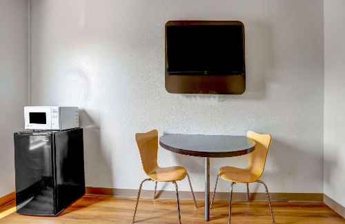 Motel 6-Raleigh, NC - North image 3
